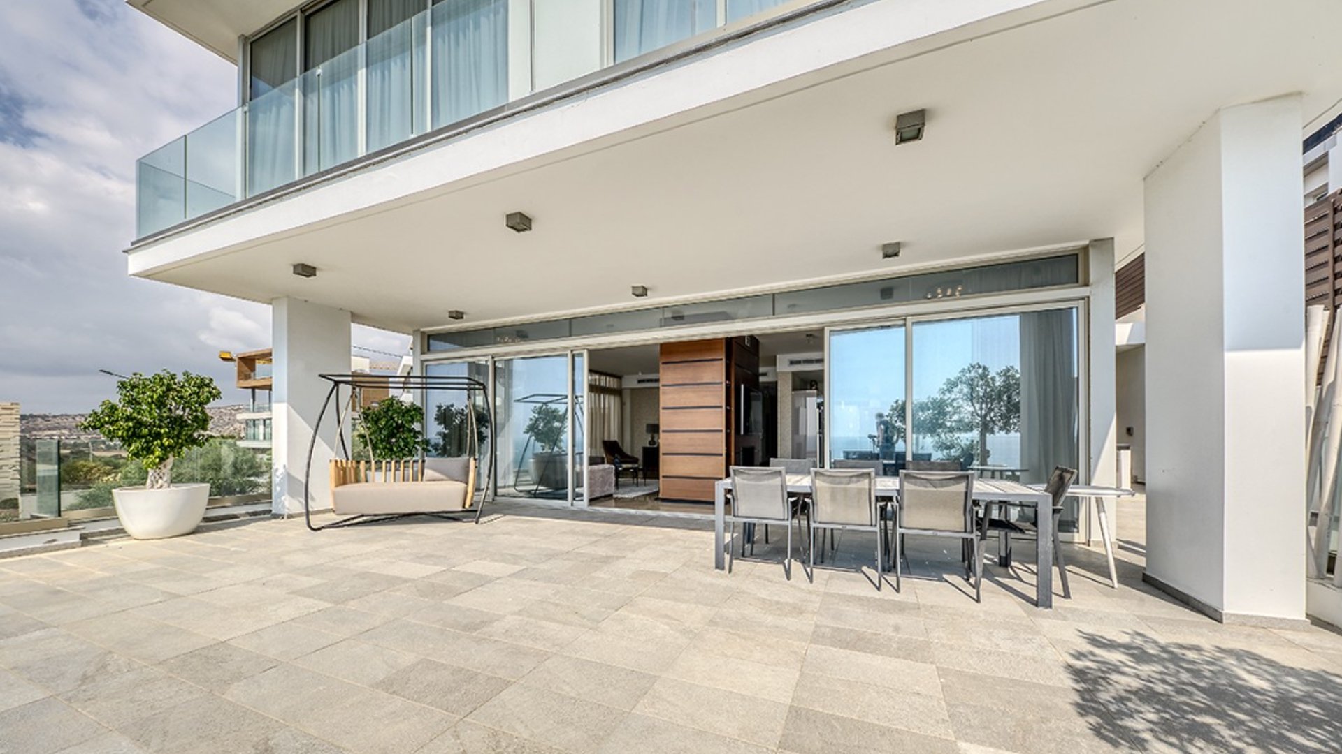 5 bedrooms Villa in Limassol, Cyprus No. 28952