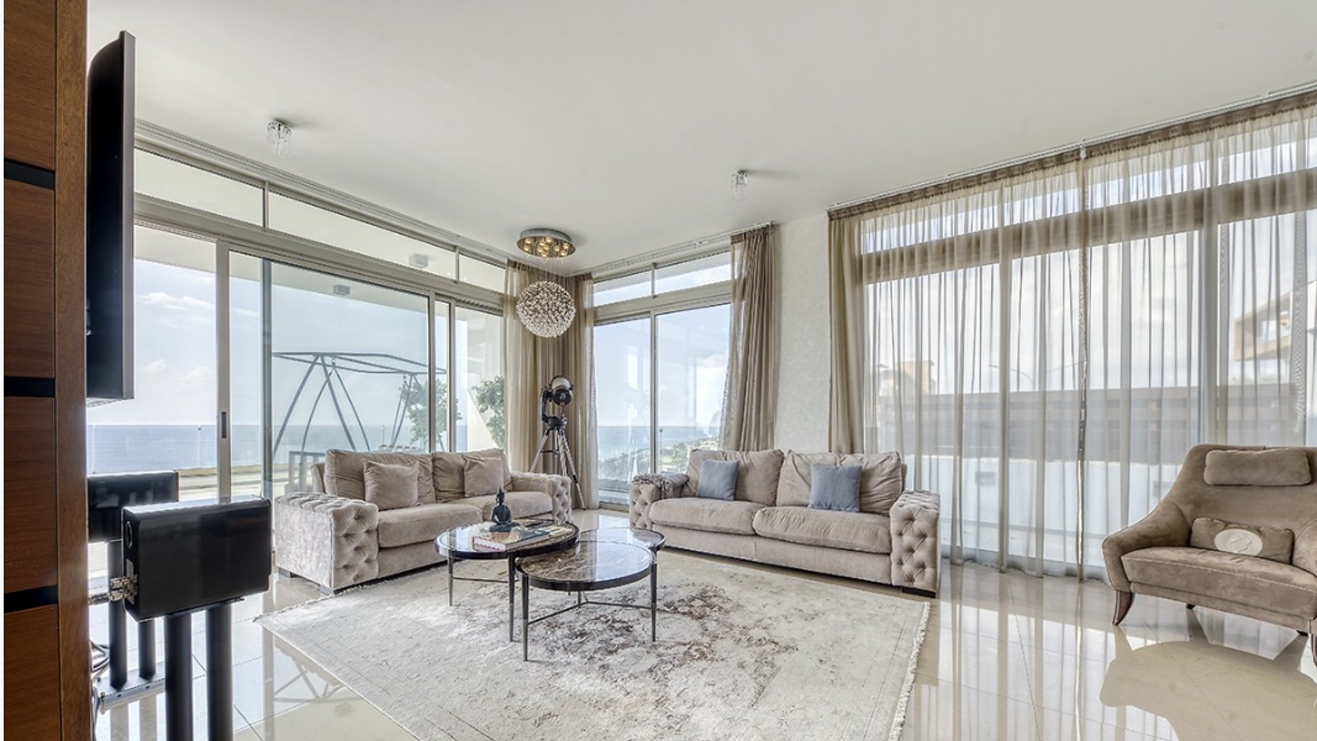 5 bedrooms Villa in Limassol, Cyprus No. 28952