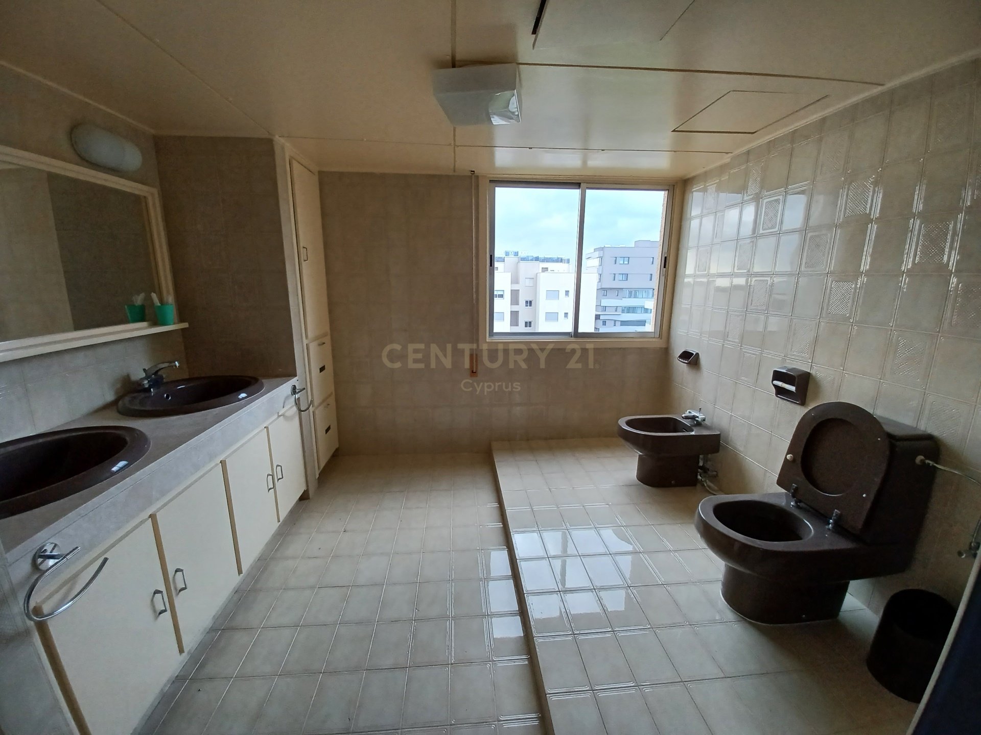 7 bedrooms Apartment in Agios Tychonas, Limassol, Cyprus No. 55710