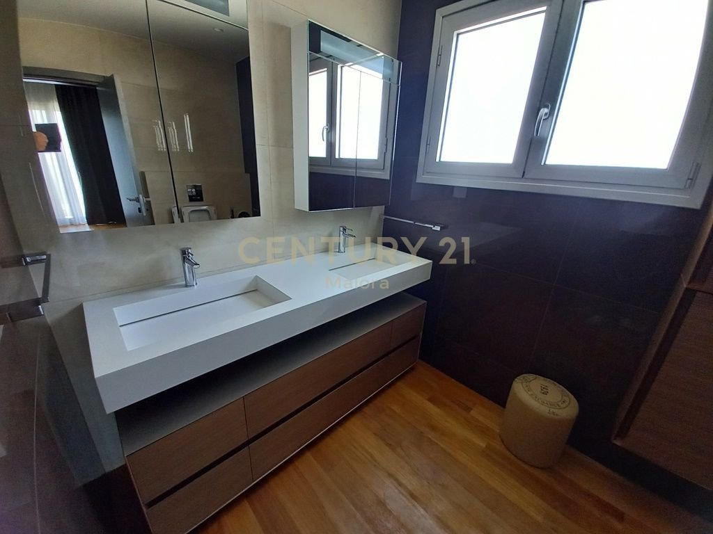 5 bedrooms Penthouse in Germasogeia, Limassol, Cyprus No. 55711