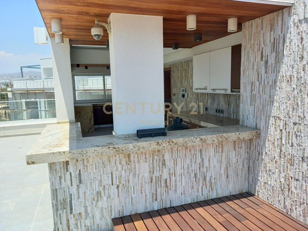 5 bedrooms Penthouse in Germasogeia, Limassol, Cyprus No. 55711