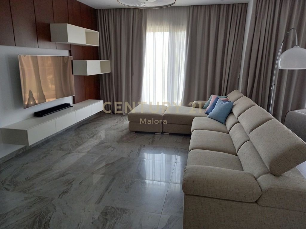 5 bedrooms Penthouse in Germasogeia, Limassol, Cyprus No. 55711