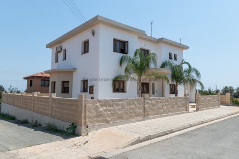 4 bedrooms Villa in Frenaros, Ammochostos, Cyprus No. 37620 6