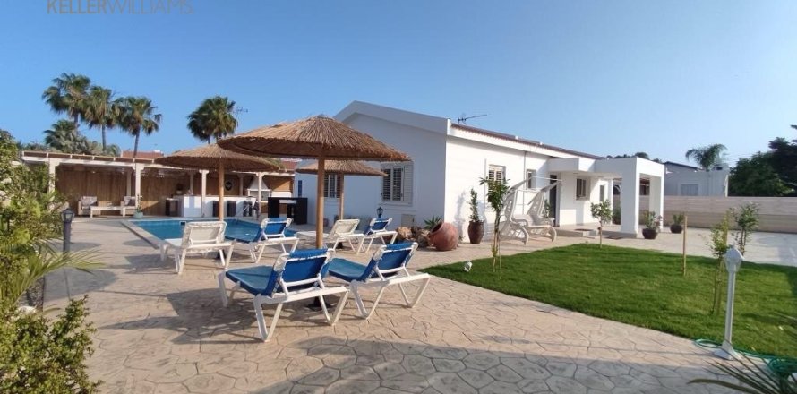 3 bedrooms Bungalow in Meneou, Larnaka,  No. 50012