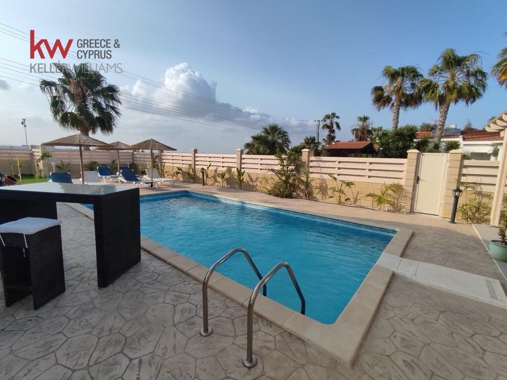 3 bedrooms Bungalow in Meneou, Larnaka, Cyprus No. 50012