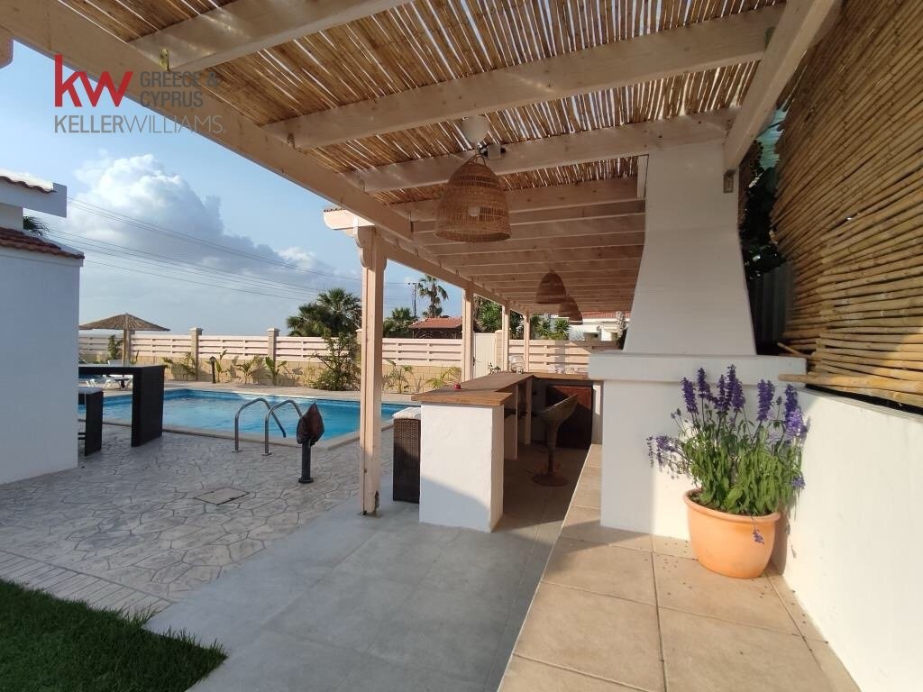3 bedrooms Bungalow in Meneou, Larnaka, Cyprus No. 50012