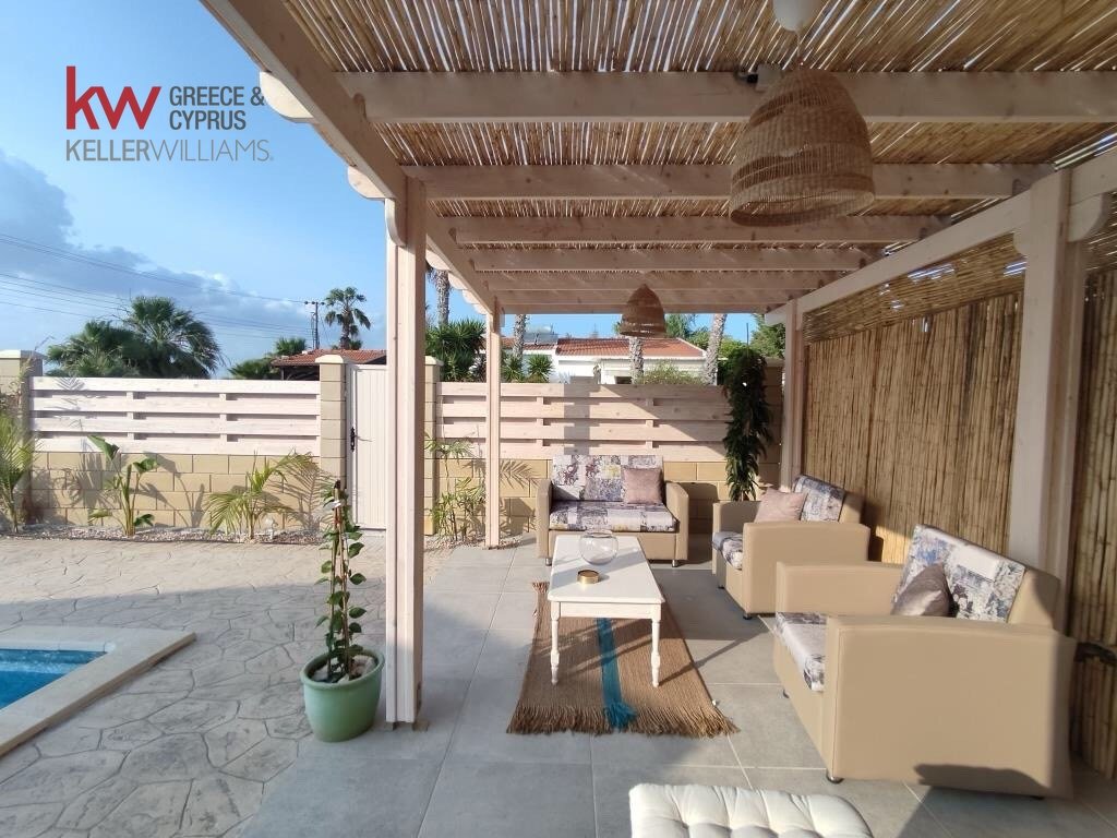 3 bedrooms Bungalow in Meneou, Larnaka, Cyprus No. 50012