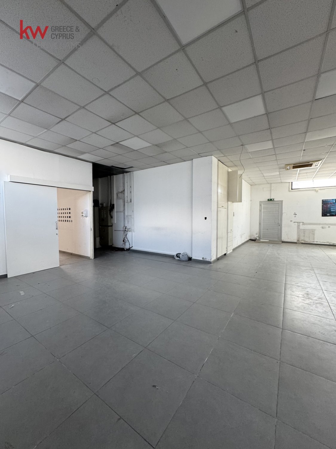 240m2 Shop in Nicosia, Cyprus No. 40628