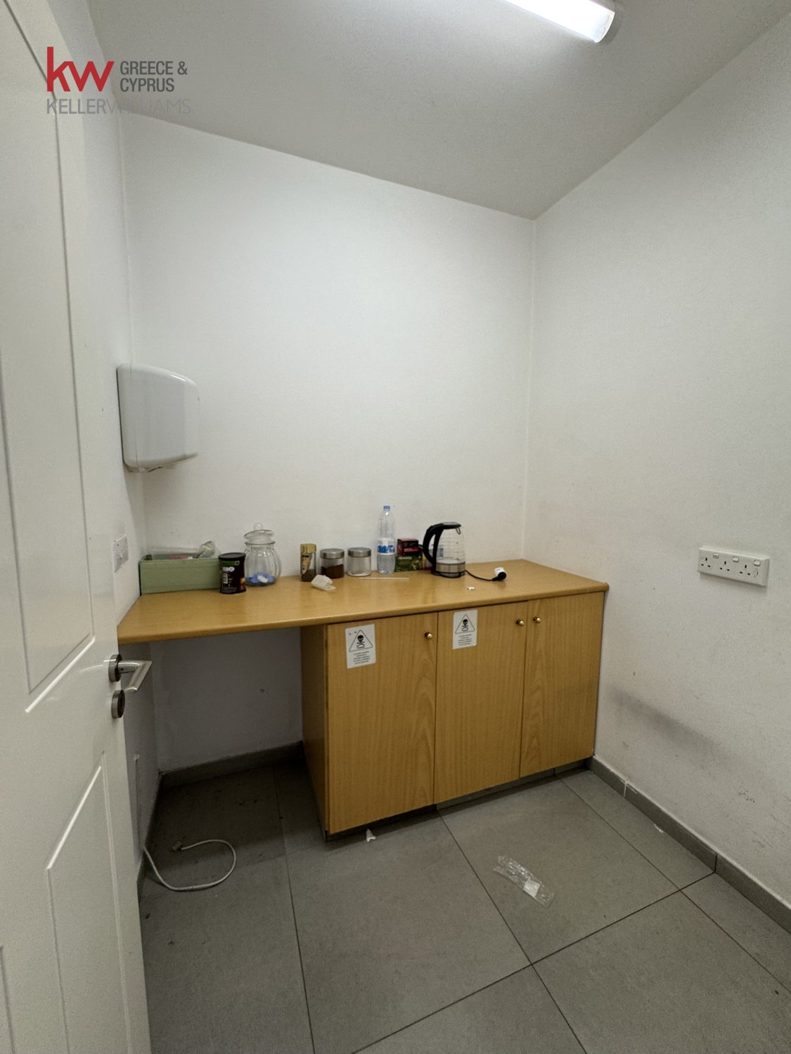 240m2 Shop in Nicosia, Cyprus No. 40628