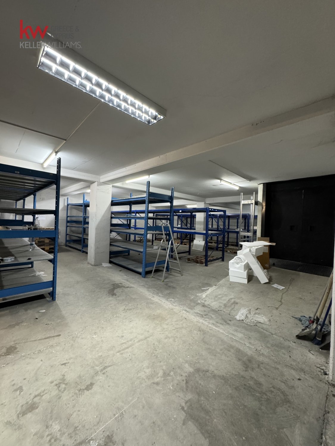 240m2 Shop in Nicosia, Cyprus No. 40628