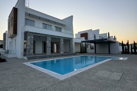 5 bedrooms Villa in Paralimni, Ammochostos,  No. 40629 11
