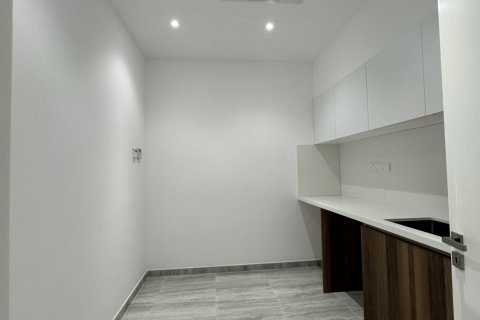 5 bedrooms Villa in Paralimni, Ammochostos,  No. 40629 6