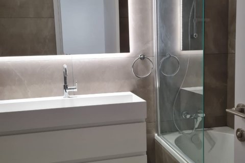 3 bedrooms Penthouse in Limassol,  No. 45047 5