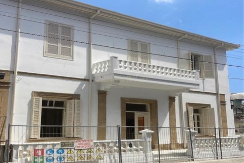 240m2 Local comercial en Larnaca, Larnaka,  No. 55772 3