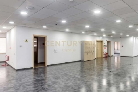 2922m2 Oficina en Kato Polemidia, Limassol,  No. 55774 7