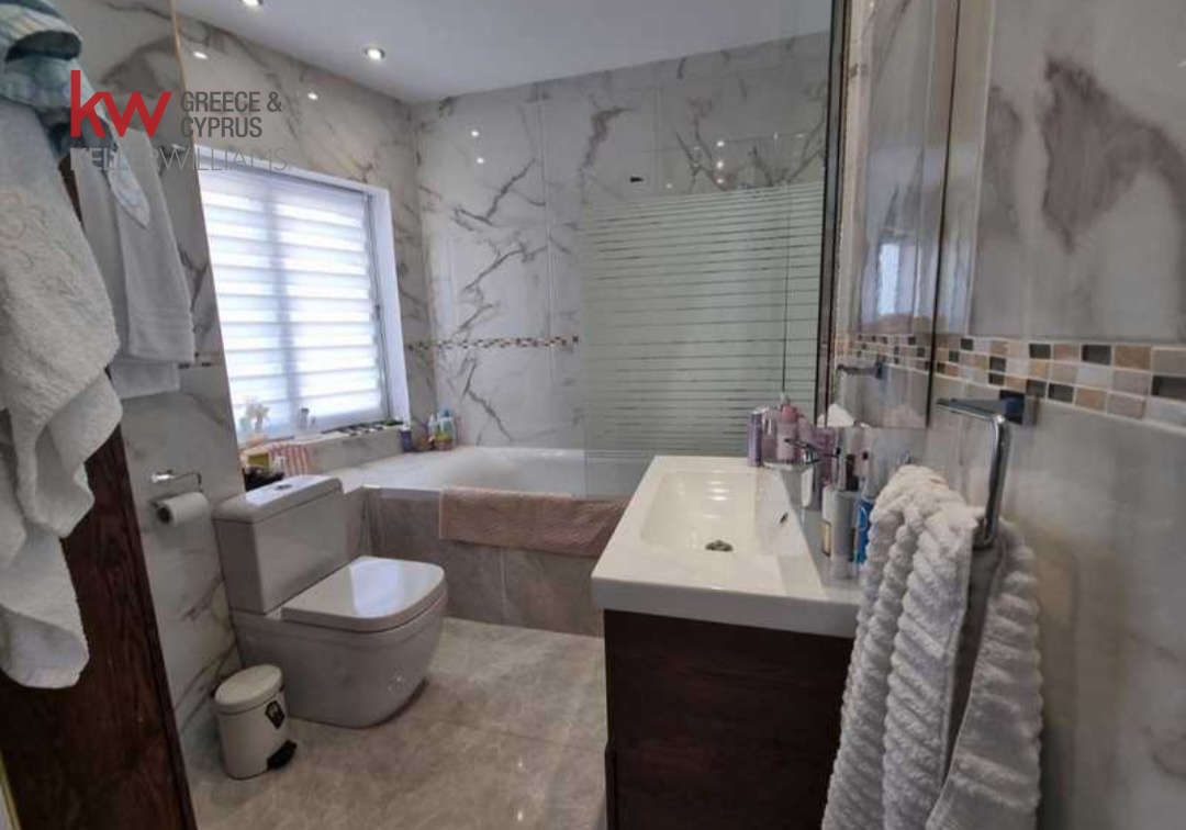 5 bedrooms Townhouse in Oroklini, Larnaka, Cyprus No. 52565