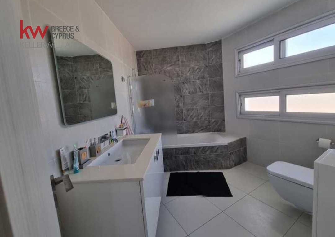 5 bedrooms Townhouse in Oroklini, Larnaka, Cyprus No. 52565