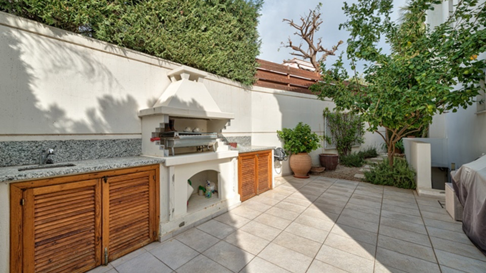 3 bedrooms Villa in Limassol, Cyprus No. 28132