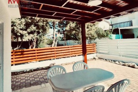 2 bedrooms Townhouse in Pervolia, Larnaka,  No. 39569 2