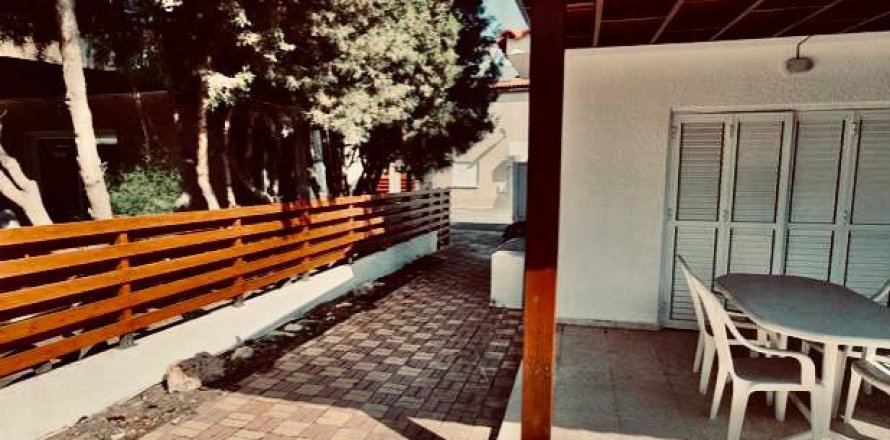 2 bedrooms Townhouse in Pervolia, Larnaka,  No. 39569