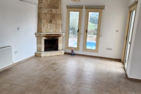 3 dormitorios Bungalow en Kato Kivides, Limassol,  No. 50268 3