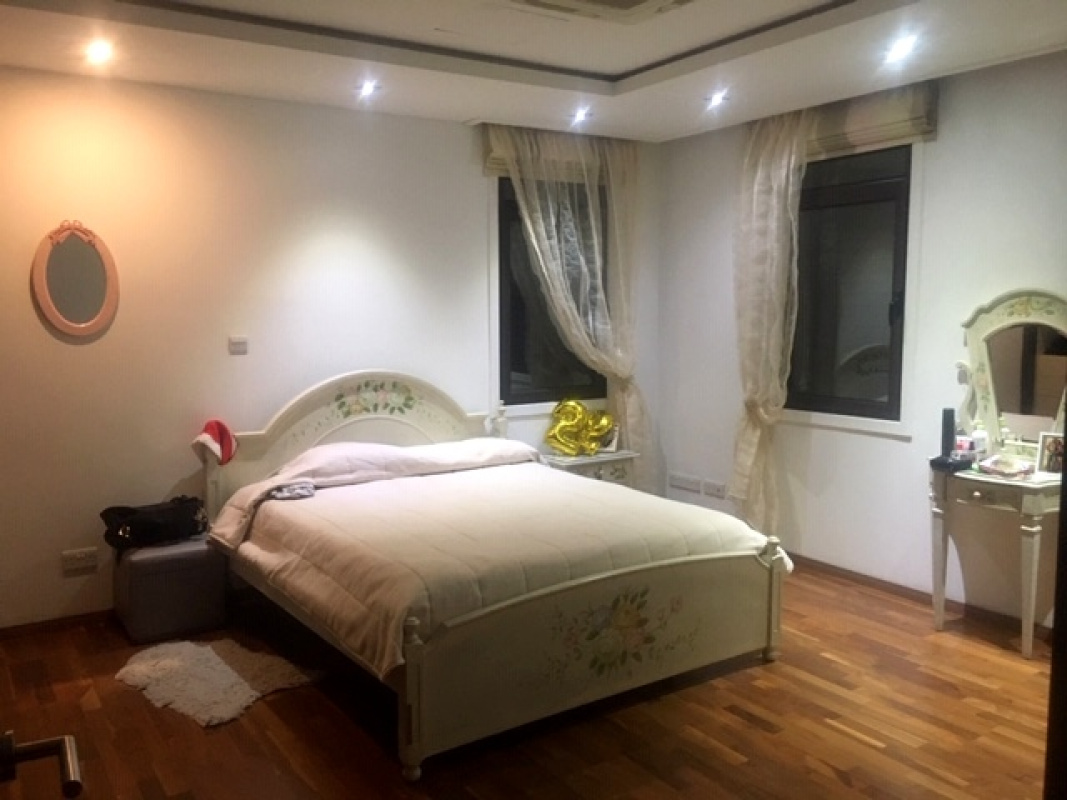 8 bedrooms Villa in Larnaca, Larnaka, Cyprus No. 38577
