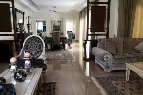 6 bedrooms Villa in Paphos,  No. 38574