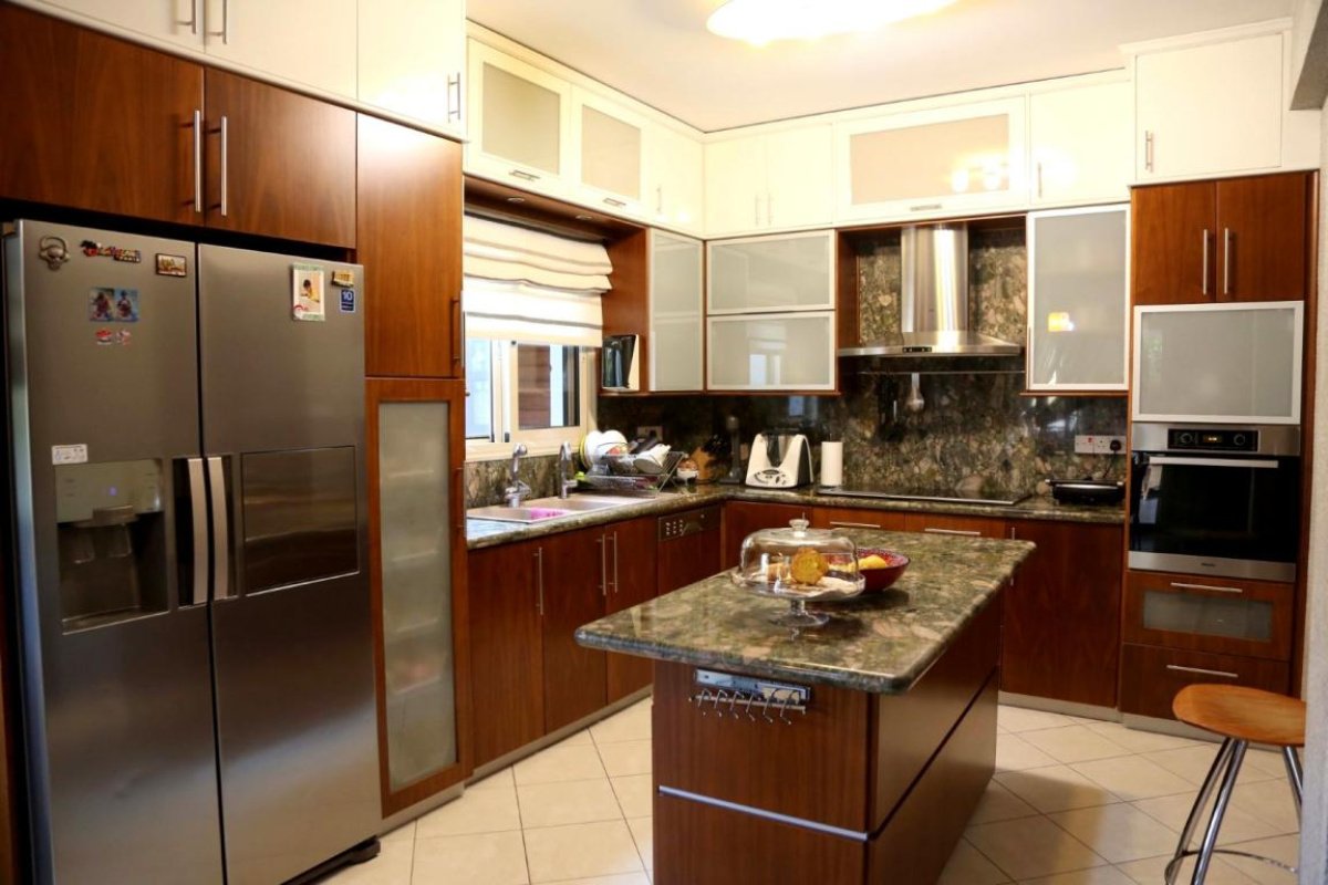 6 bedrooms Villa in Nicosia, Cyprus No. 38578