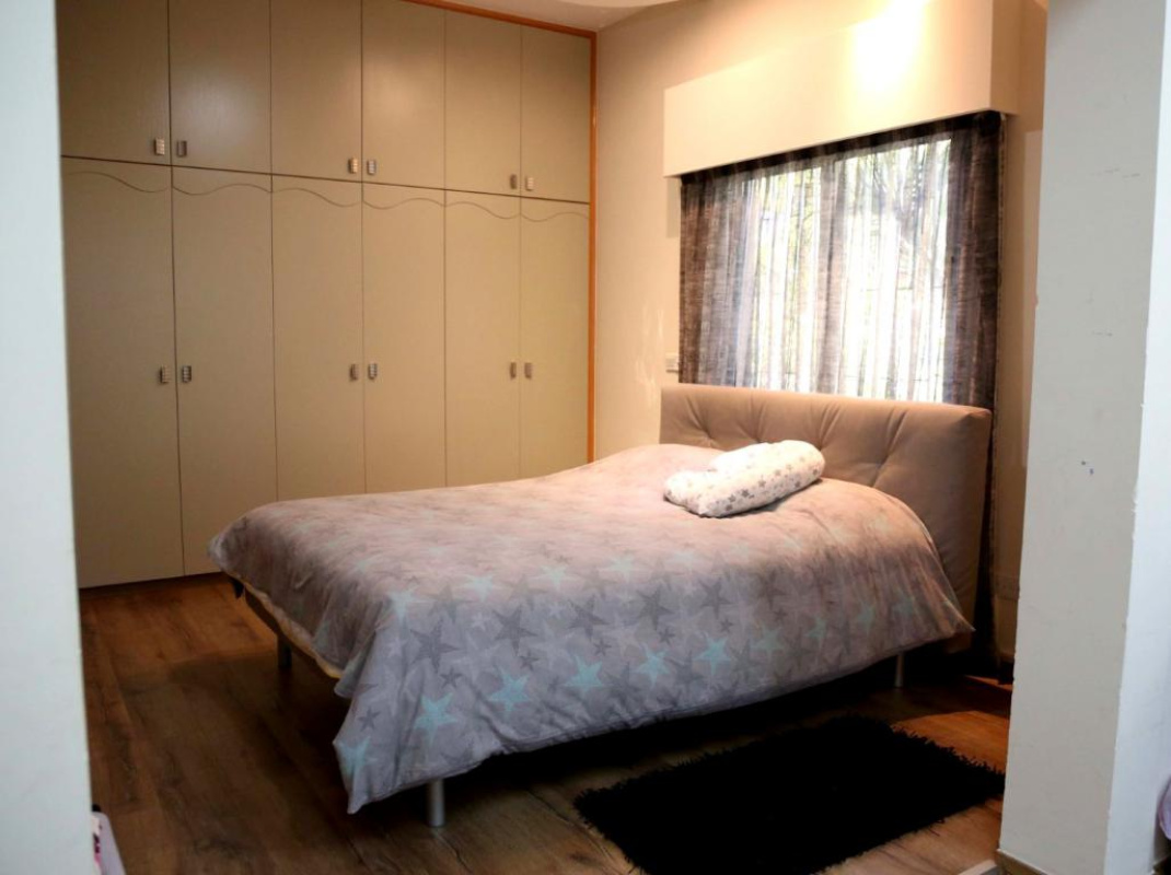 6 bedrooms Villa in Nicosia, Cyprus No. 38578