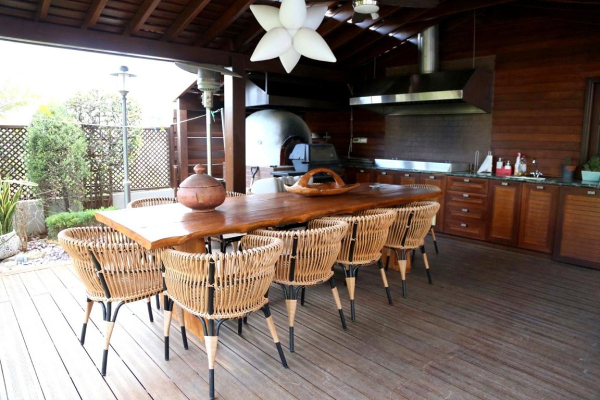 6 bedrooms Villa in Nicosia, Cyprus No. 38578