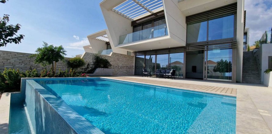 4 bedrooms Villa in Mouttagiaka, Limassol,  No. 37877
