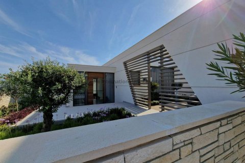 4 bedrooms Villa in Mouttagiaka, Limassol,  No. 37877 3