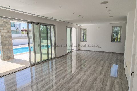 5 bedrooms Villa in Protaras, Ammochostos,  No. 37879 2