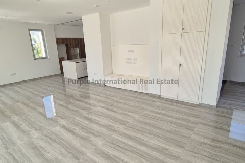 5 bedrooms Villa in Protaras, Ammochostos,  No. 37879 4