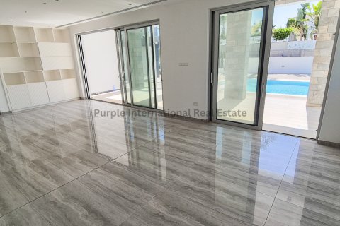 5 bedrooms Villa in Protaras, Ammochostos,  No. 37879 5