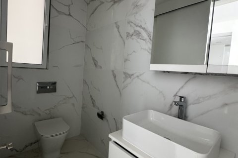 3 bedrooms Apartment in Larnaca, Larnaka,  No. 40432 5