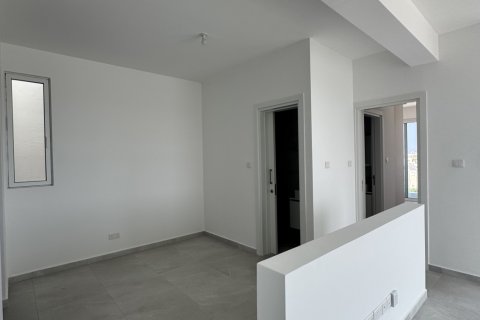 3 bedrooms Apartment in Larnaca, Larnaka,  No. 40432 11