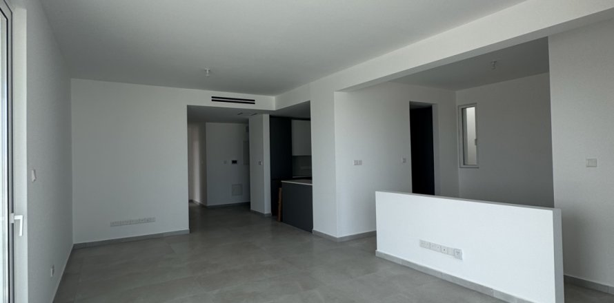 3 bedrooms Apartment in Larnaca, Larnaka,  No. 40432