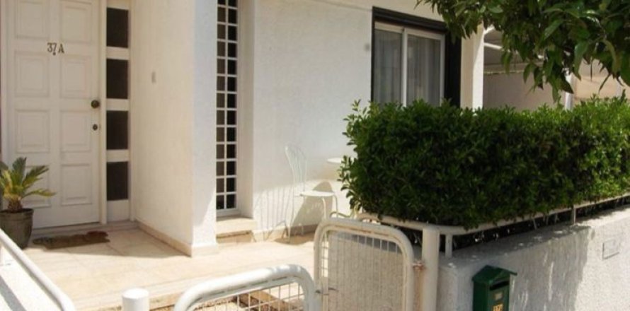 3 bedrooms Townhouse in Strovolos, Nicosia, No. 40435