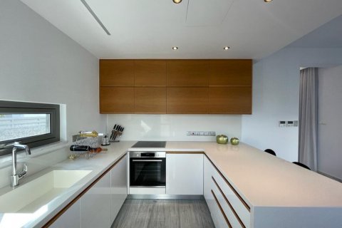 3 bedrooms Villa in Paphos,  No. 38902 2