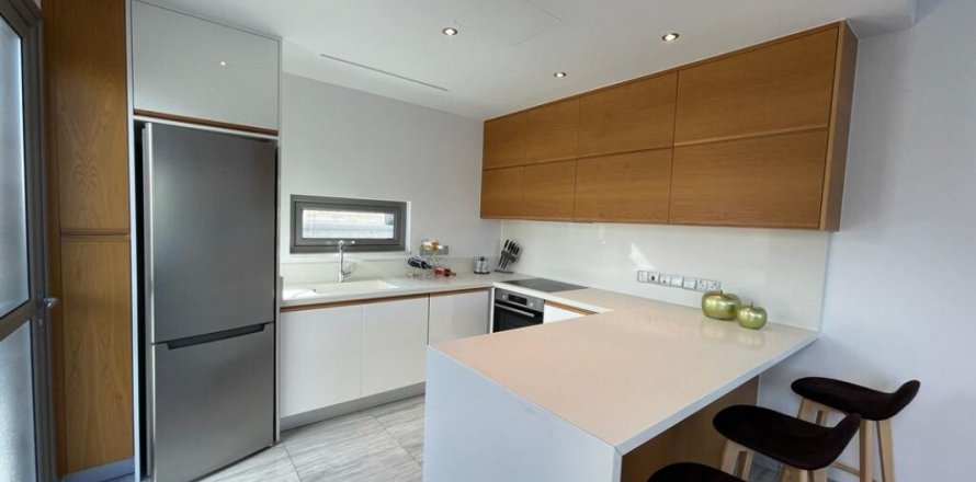 3 bedrooms Villa in Paphos,  No. 38902