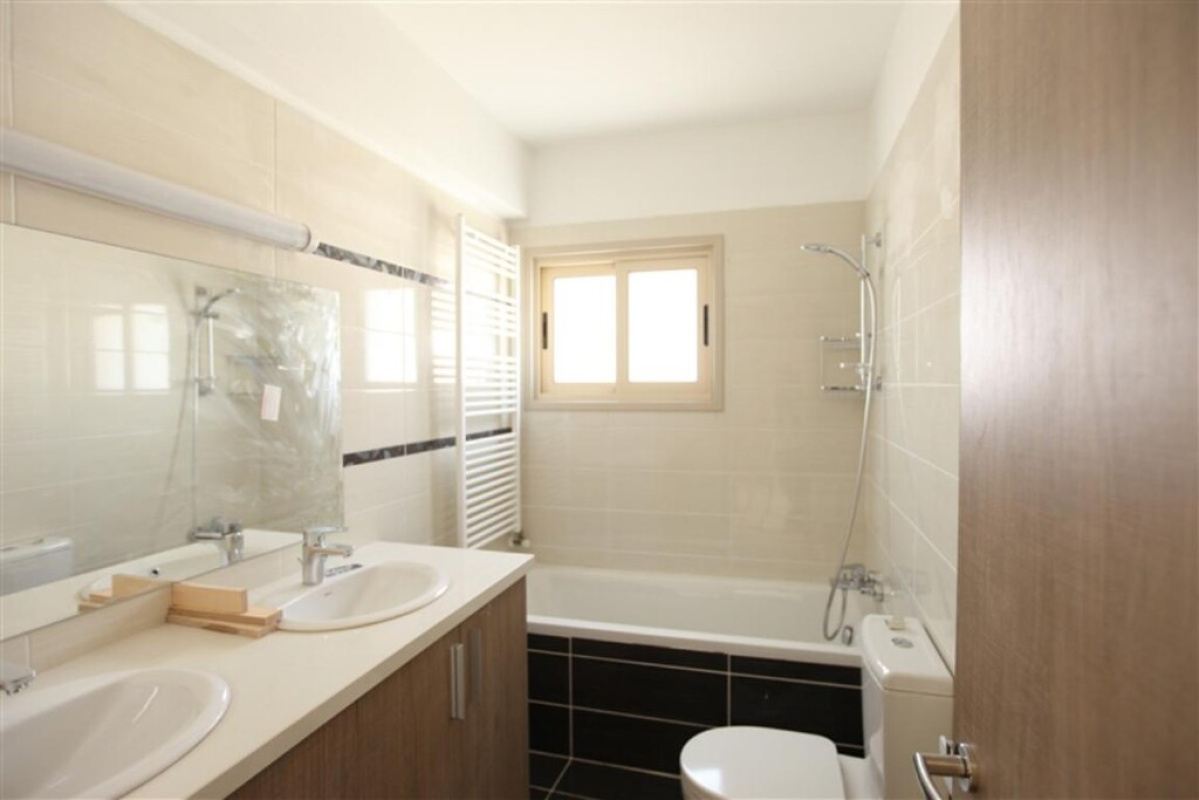 4 bedrooms Villa in Nicosia, Cyprus No. 38905