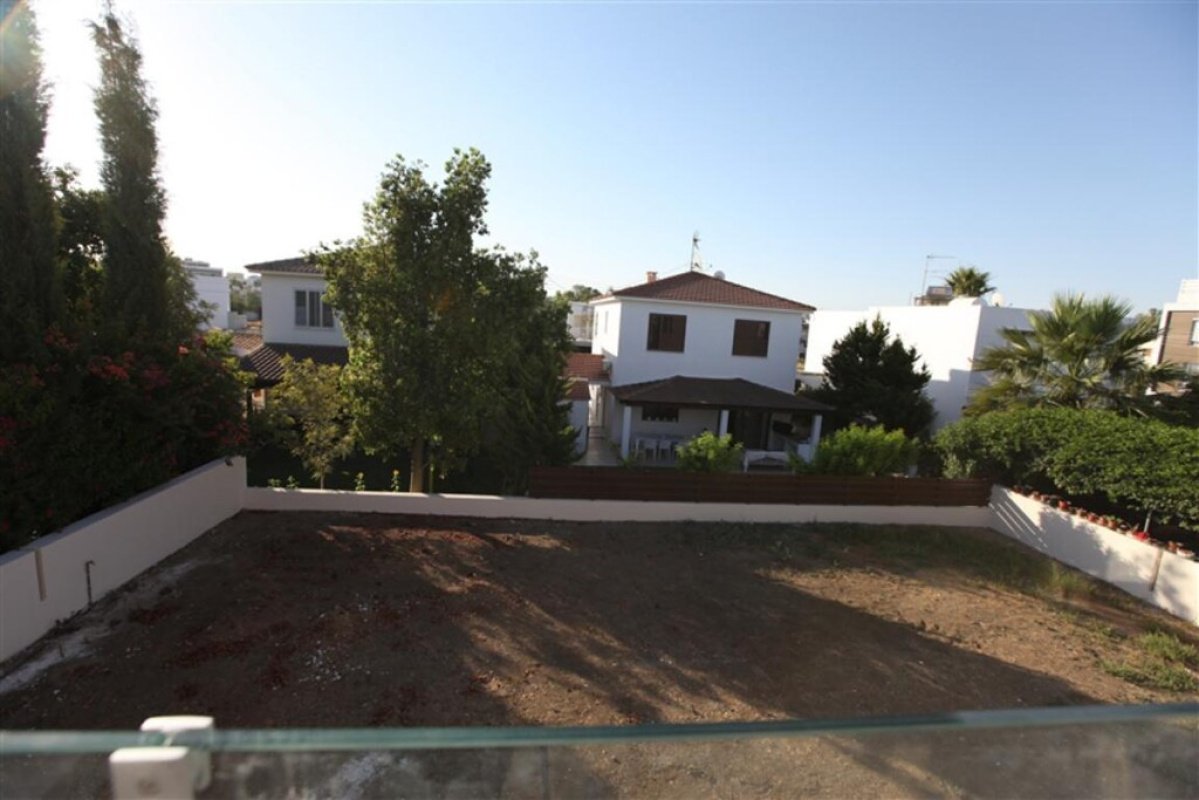 4 bedrooms Villa in Nicosia, Cyprus No. 38905
