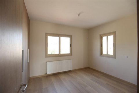 4 bedrooms Villa in Nicosia,  No. 38905 8