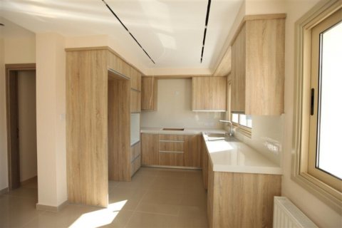 4 bedrooms Villa in Nicosia,  No. 38905 6