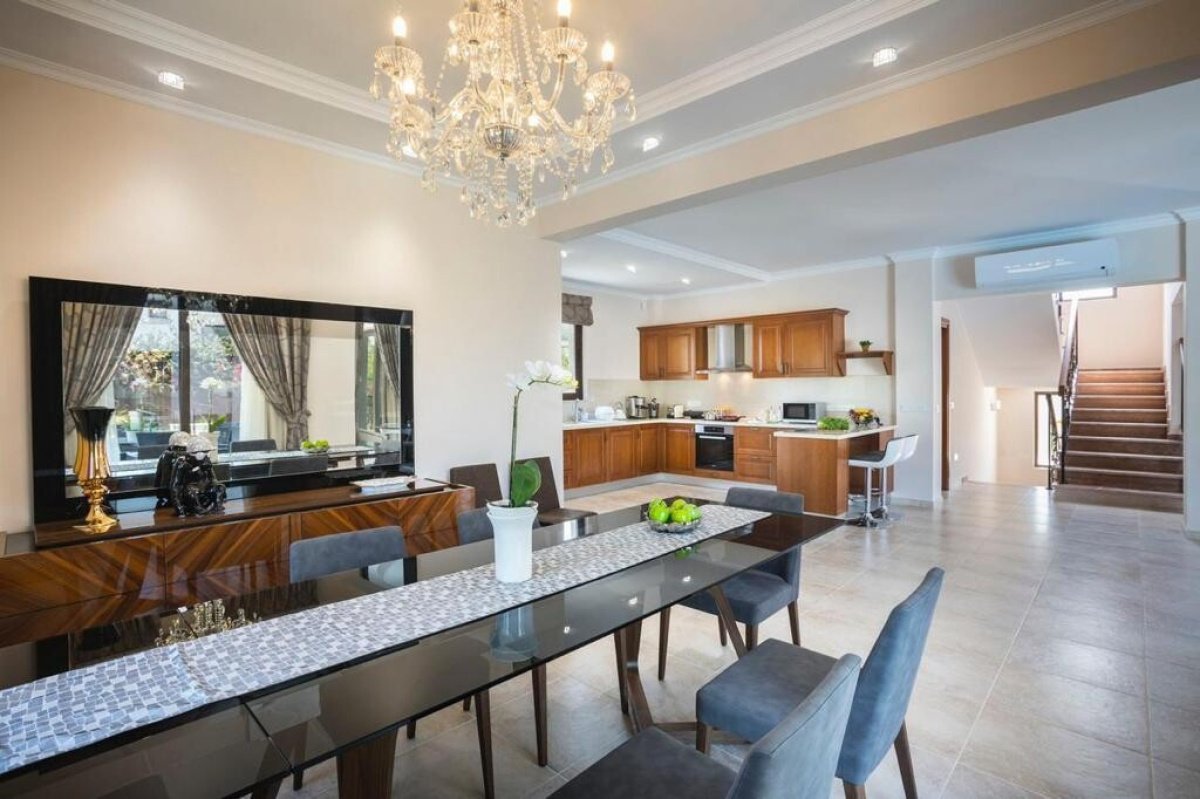 4 bedrooms Villa in Paphos, Cyprus No. 38904