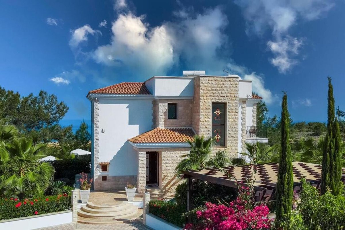4 bedrooms Villa in Paphos, Cyprus No. 38904