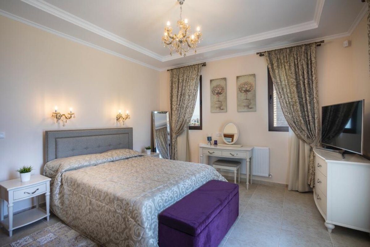 4 bedrooms Villa in Paphos, Cyprus No. 38904