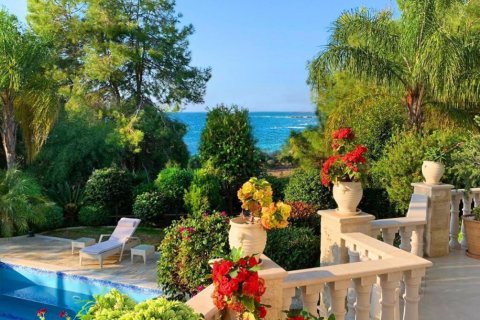 5 bedrooms Villa in Paphos,  No. 38903 13