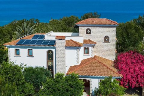 5 bedrooms Villa in Paphos,  No. 38903 14